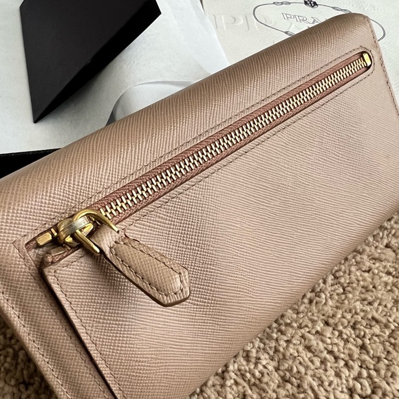 Pre-loved Authentic Prada Large Saffiano Leather Wallet - Picture 12 of 13